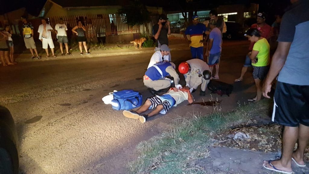 Fugindo de cachorro, rapaz sofre queda no Santa Felicidade