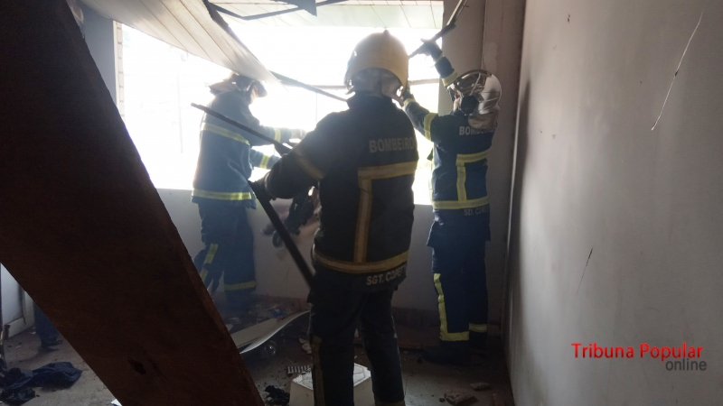 Princípio de incêndio em prédio desocupado mobiliza Bombeiros ao Jardim Panorama, em Foz Imagem referente a Princípio de incêndio em prédio desocupado mobiliza Bombeiros ao Jardim Panorama, em Foz