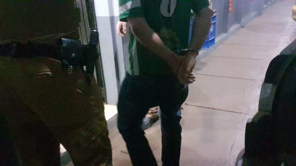 Homem é preso acusado de tentar abusar sexualmente de adolescente de 17 anos na Neva