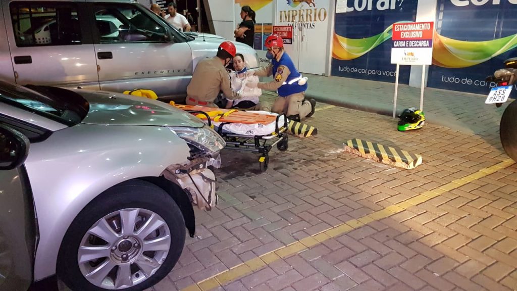 Motociclista fica ferido em acidente na Rua São Paulo