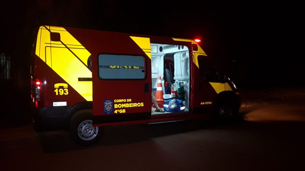 Idoso é socorrido ao sofrer queda no Bairro Santa Cruz