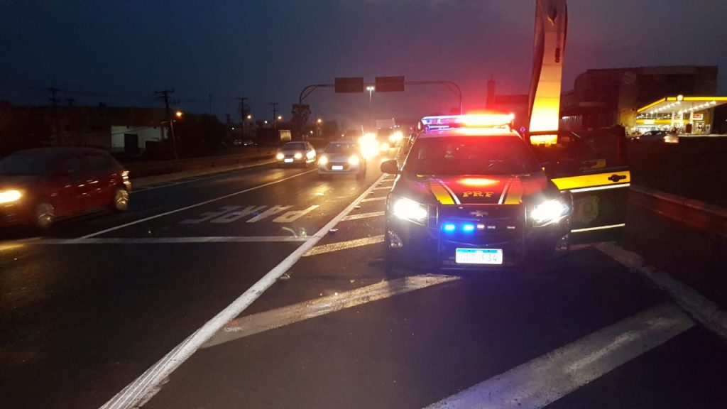Polícia Rodoviária realiza ação fiscalizatória no Trevo Cataratas