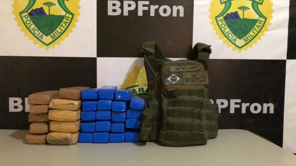 Adolescente é flagrado pelo Exército e BPFron com quase 20 kg de maconha em Guaíra