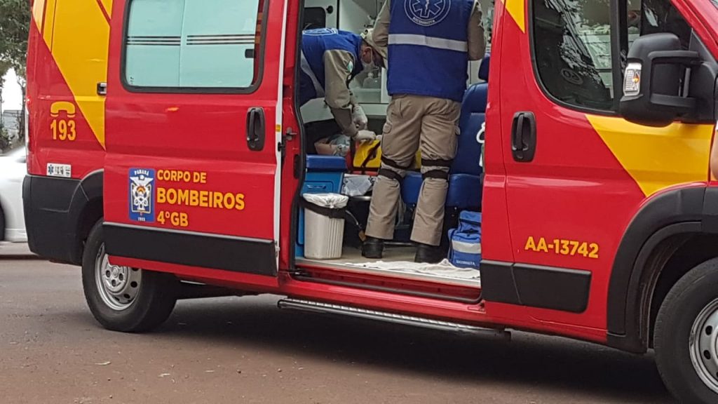 Motociclista fica ferida em colisão contra Renault Duster na Rua Recife