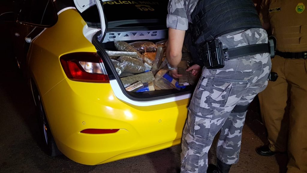 PM faz grande apreensão de maconha no Bairro Pioneiros Catarinenses