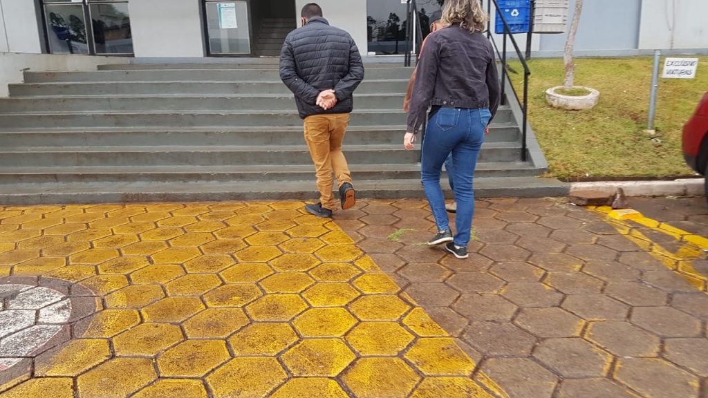 Homem é detido pelo GDE da Polícia Civil e encaminhado à delegacia