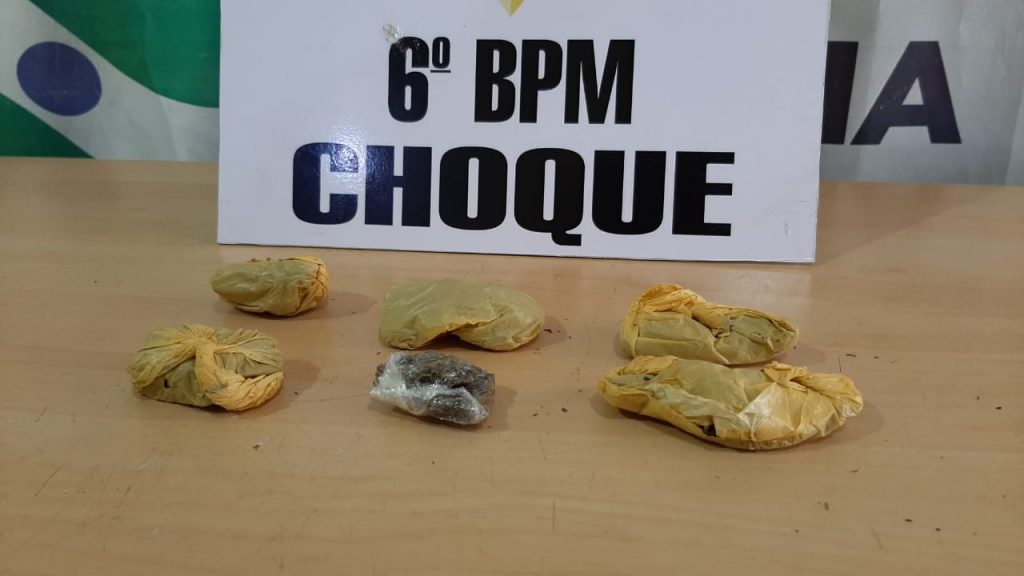 Adolescente é apreendido com maconha no Bairro Guarujá