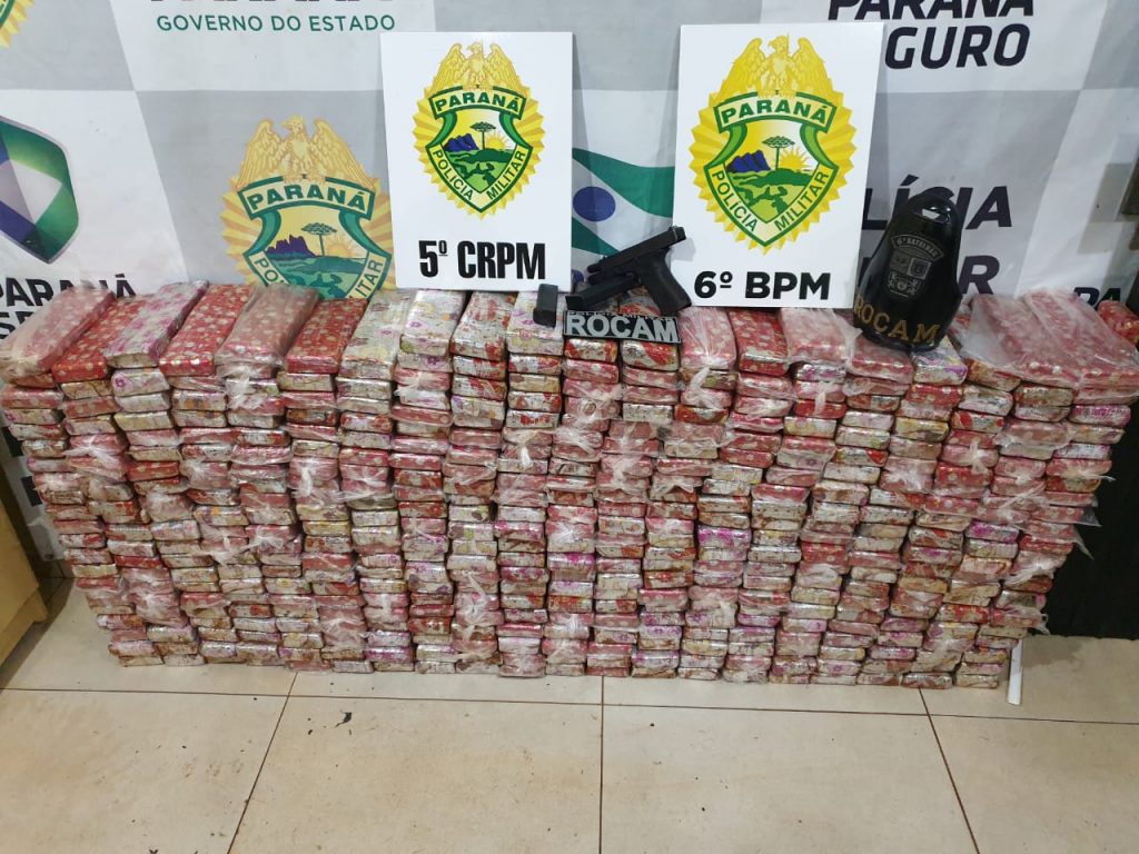 Motorista que era alvo de assaltantes transportava maconha em meio a carga de linguiça