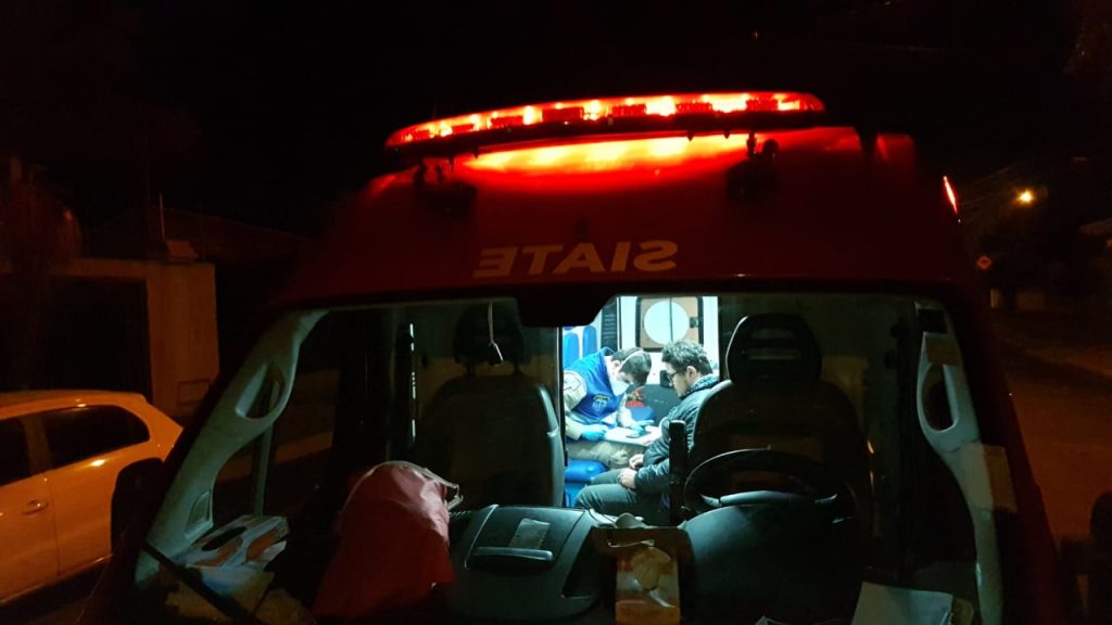 Motociclista fica ferido em colisão com carro no Bairro Maria Luíza