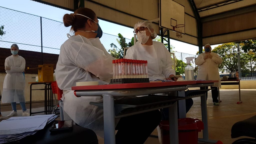 Primeira onda da covid-19 deve acabar em outubro, diz estudo da UFF
