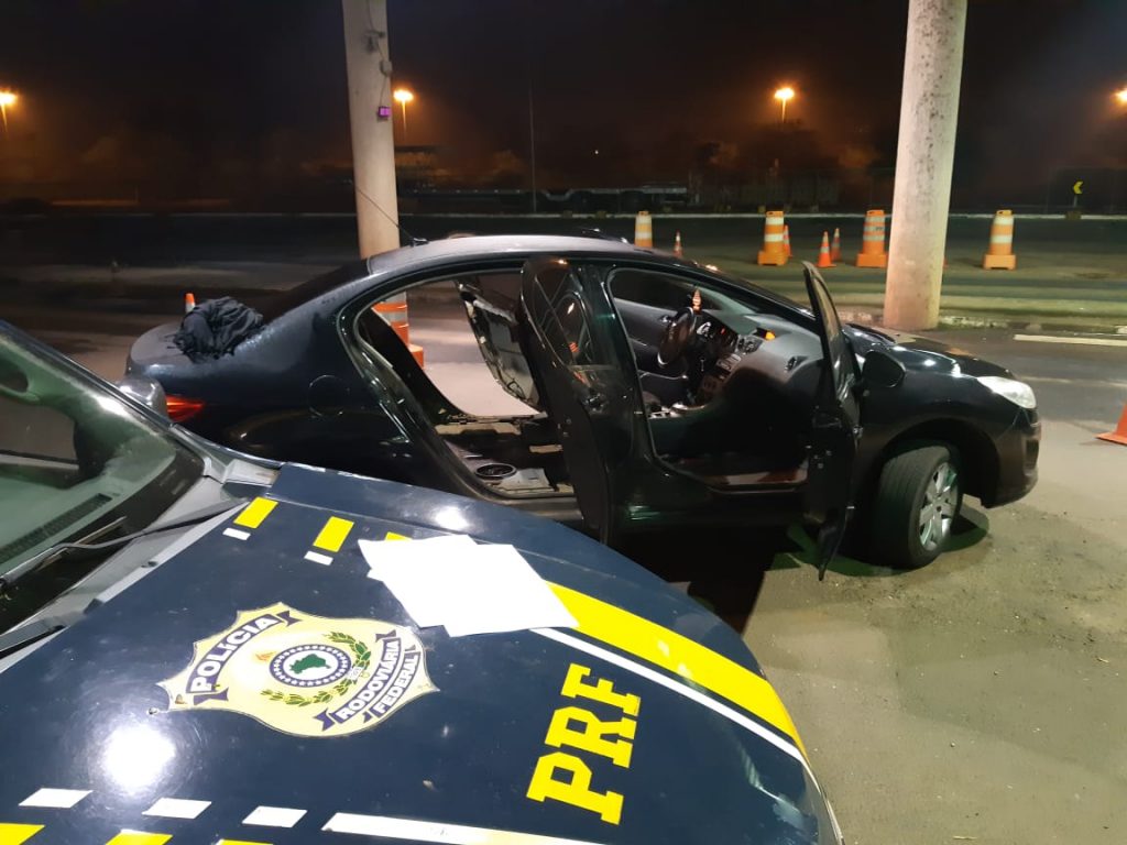 PRF apreende homem com três mandados de prisão em aberto