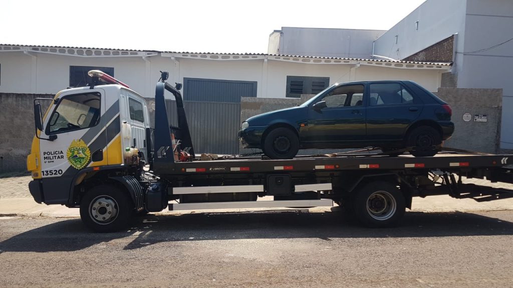 Fiesta que apresentava irregularidades é apreendido após abordagem da PM