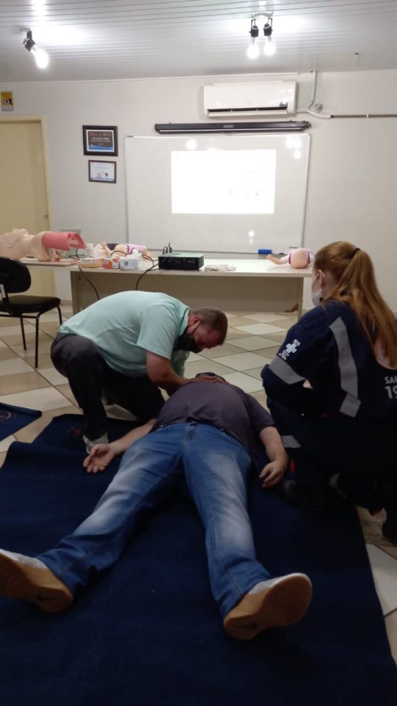 Motoristas de ambulâncias e serviços passam por capacitação inédita para agir em caso de urgência