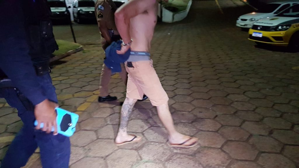 Acusado de agredir a companheira é preso pela PM e GM na Rua Rio da Paz