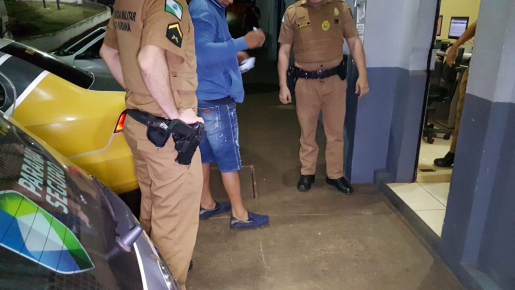 Motorista é flagrado no etilômetro e acaba preso em ação da PM
