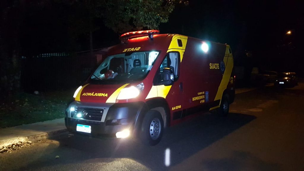 Idosa de 73 anos é socorrida pelo Siate após sofrer queda em casa no Clarito