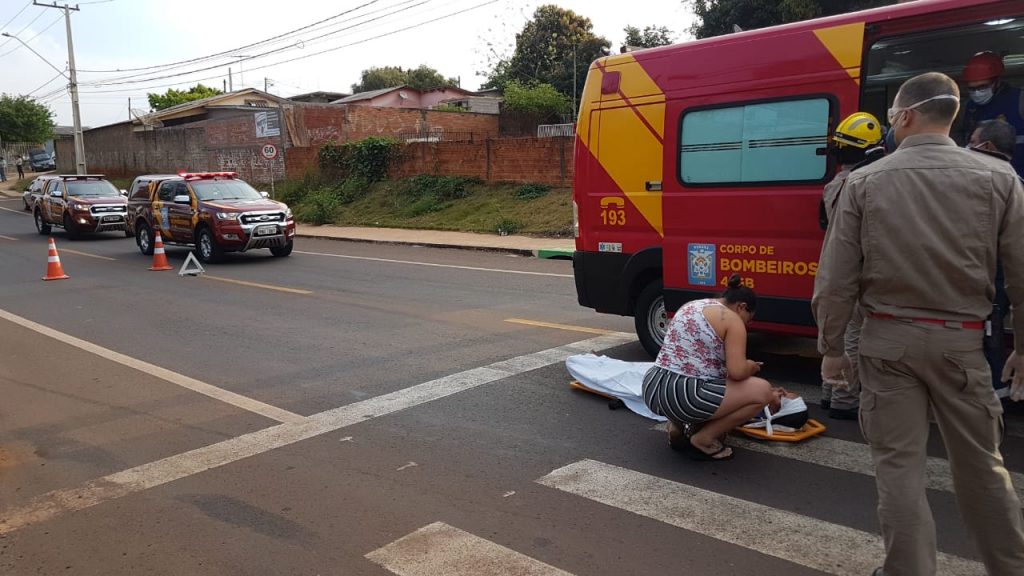 Duas pessoas ficam feridas em colisão entre carro e moto no Brasília
