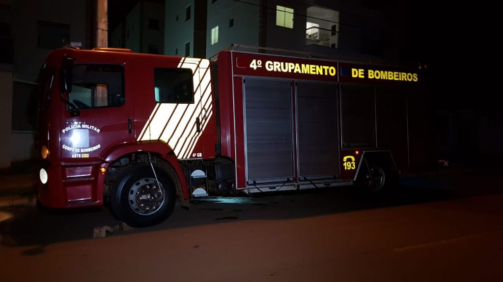 Aparelho televisor pega fogo em apartamento no Bairro Morumbi