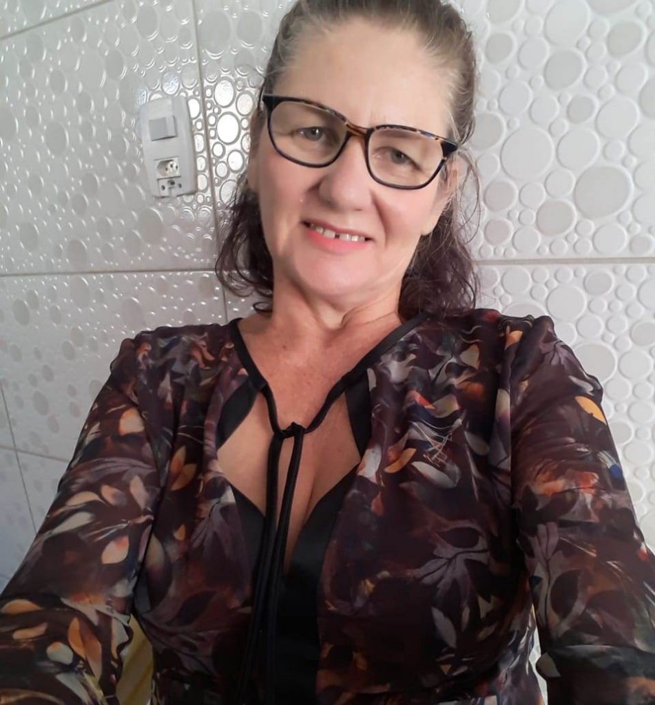 Moradora do Mato Grosso que foi adotada em Cascavel com 1 hora de vida tenta localizar familiares
