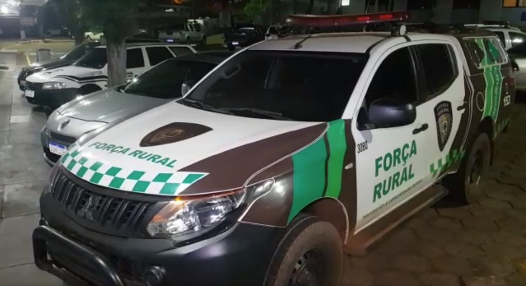 Homem é levado como refém e tem caminhonete roubada no Centro de Cascavel