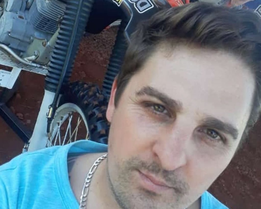 Familiares comunicam a morte de Douglas Dalmoro, vítima de grave acidente no Bairro Brasília Familiares comunicam a morte de Douglas Dalmoro, vítima de grave acidente no Bairro Brasília