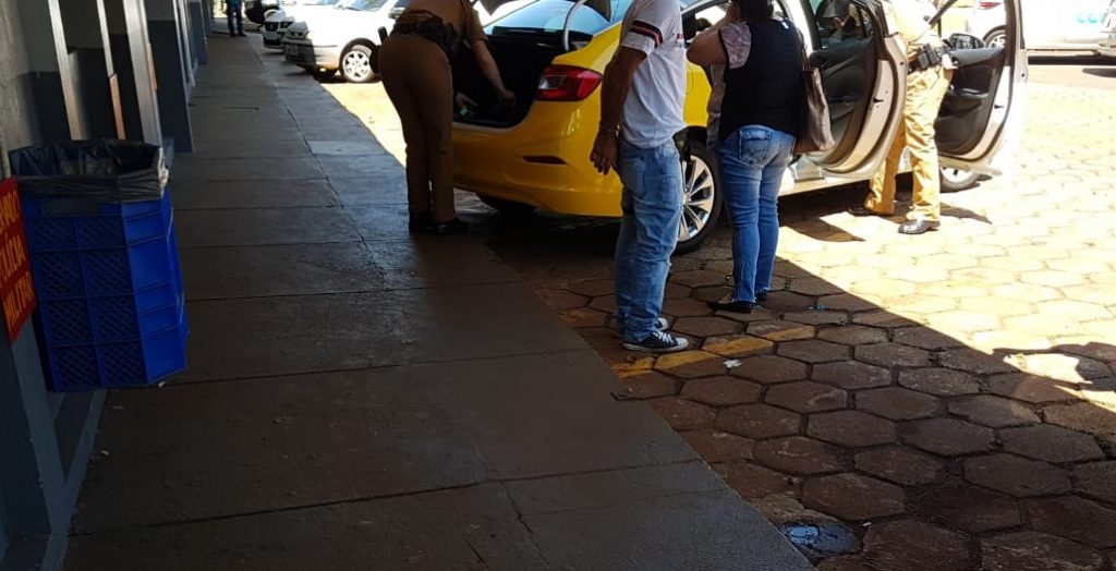 Homem acusado de agredir mulher no Bairro Periolo é detido pela Polícia Militar Homem acusado de agredir mulher no Bairro Periolo é detido pela Polícia Militar