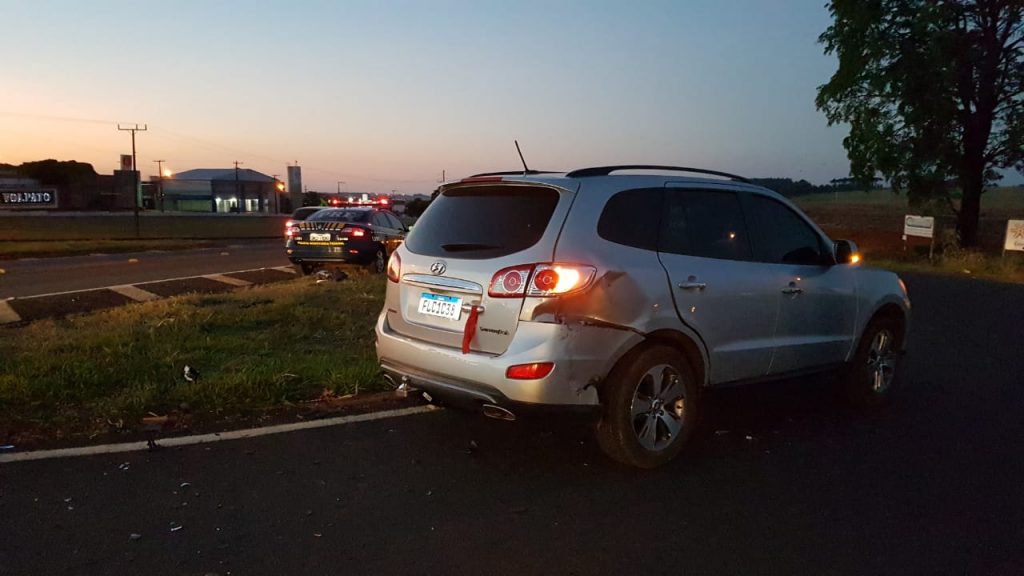 Carro e moto colidem na BR-369, no trevo de acesso a área industrial do Bairro Cataratas
