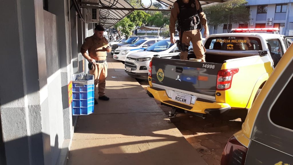 Tia e sobrinho são detidos com dezenas de objetos sem procedência no Santa Felicidade