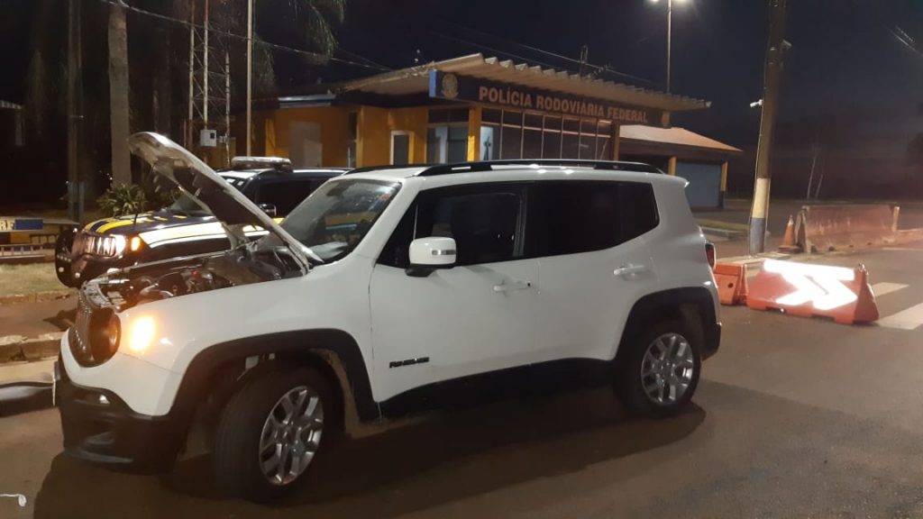 Jeep roubado no RS é recuperado na BR-277 em Santa Terezinha de Itaipu
