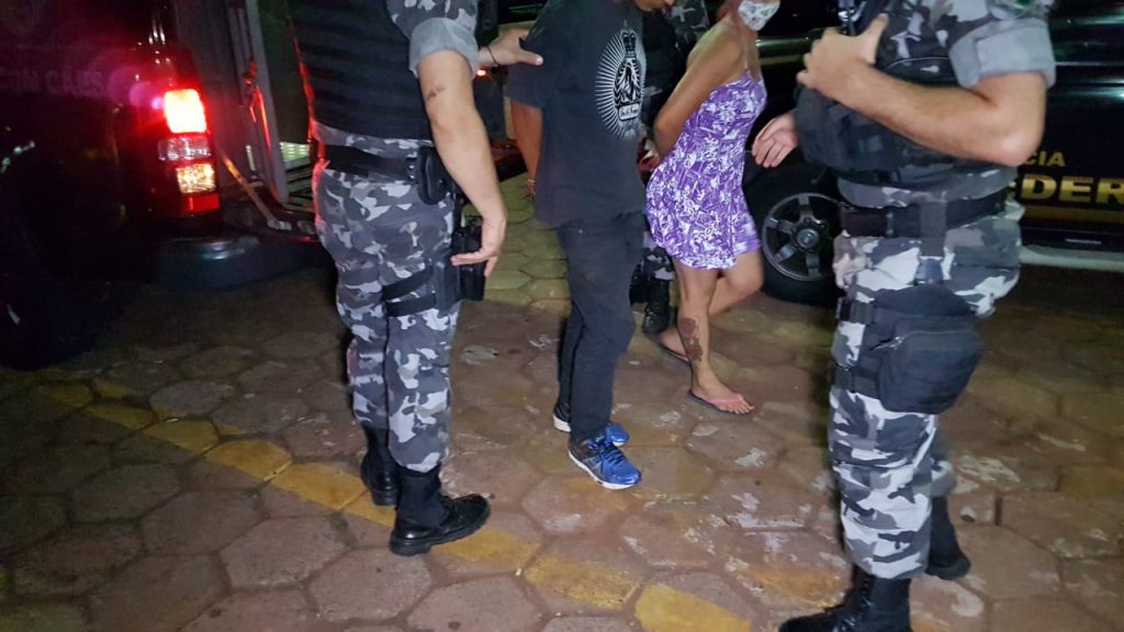 Após denúncia de tráfico, Choque detém trio com crack e maconha no Santa Cruz