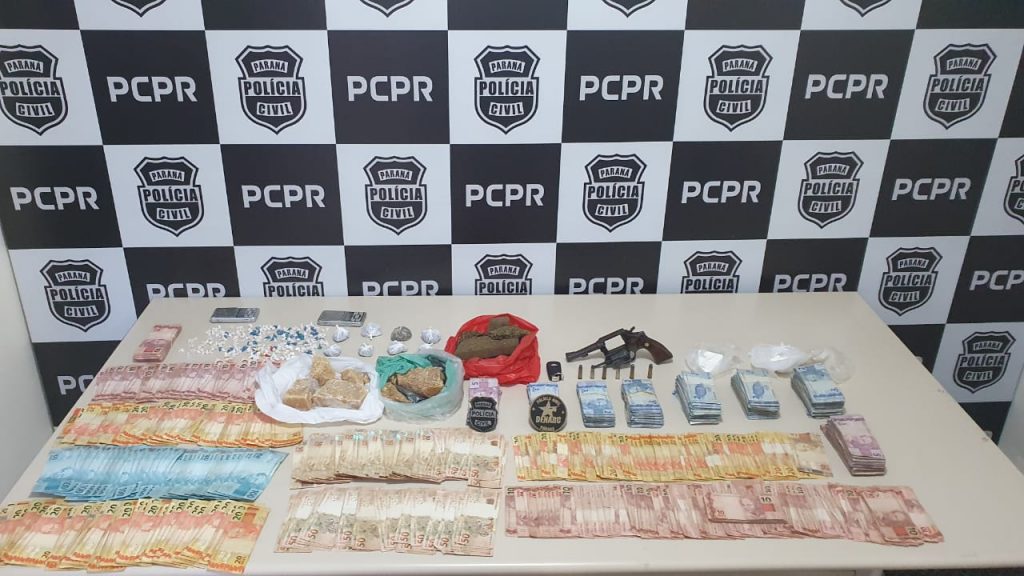 PCPR prende oito integrantes de quadrilha que controlava o tráfico próximo à praça Eufrásio Corrêa