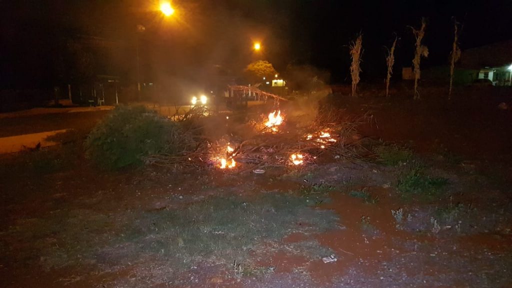 Incêndios frequentes causam transtornos no Bairro Esmeralda