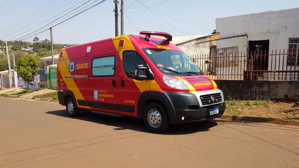Homem tem ferimento na cabeça após queda no Bairro Brasília Homem tem ferimento na cabeça após queda no Bairro Brasília