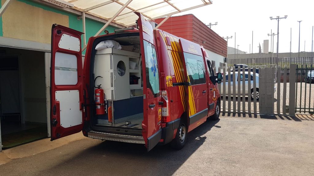 Homem é levado à UPA Veneza após queda em obra Homem é levado à UPA Veneza após queda em obra