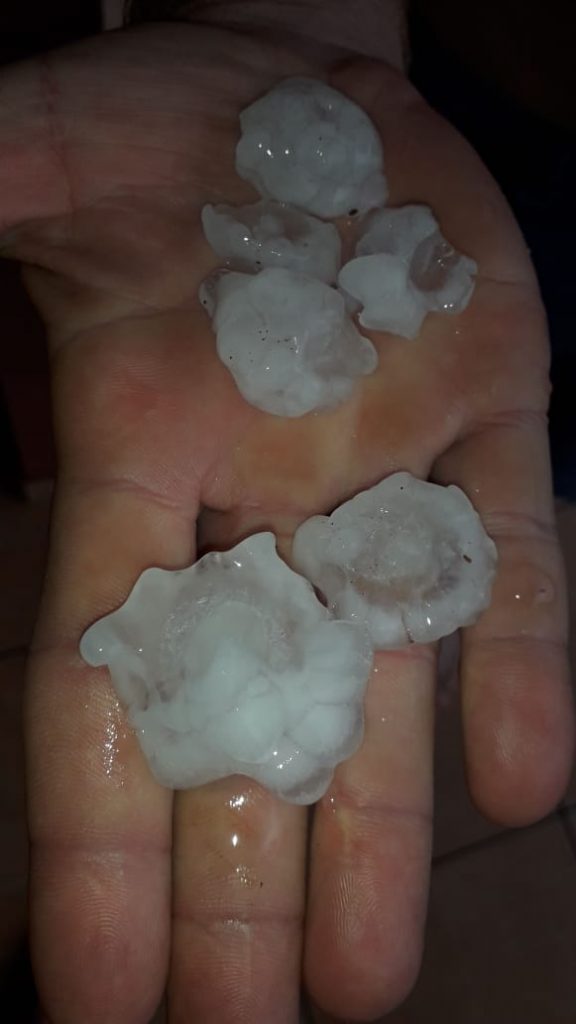 Chuva de granizo é registrada em Bairros de Cascavel