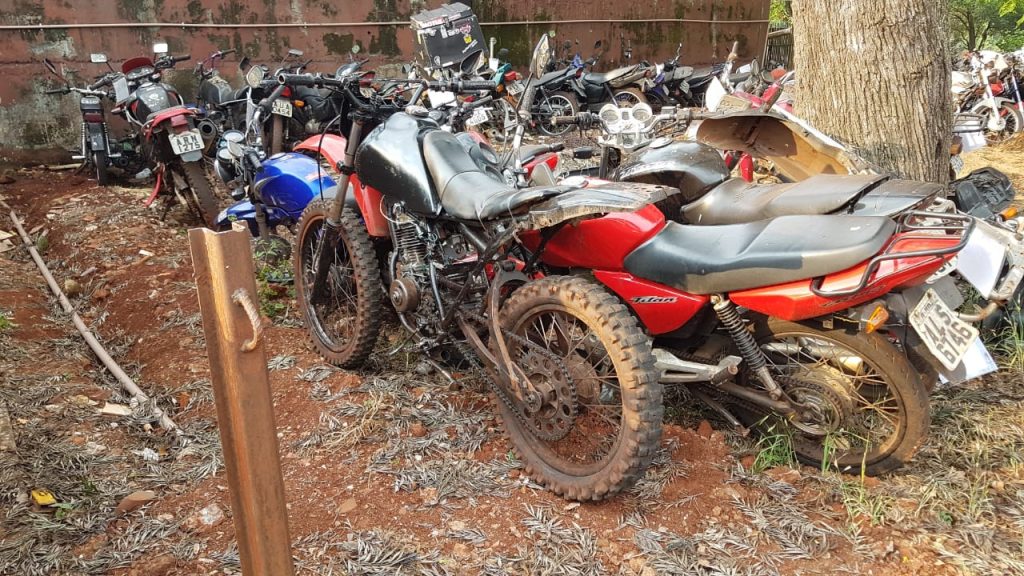 Jovem é detido com motocicleta na Rua Rio da Paz