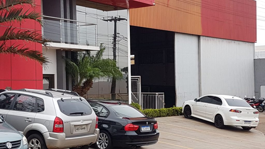 Pessoa sofre queda de plano elevado em empresa às margens da BR-369 Pessoa sofre queda de plano elevado em empresa às margens da BR-369