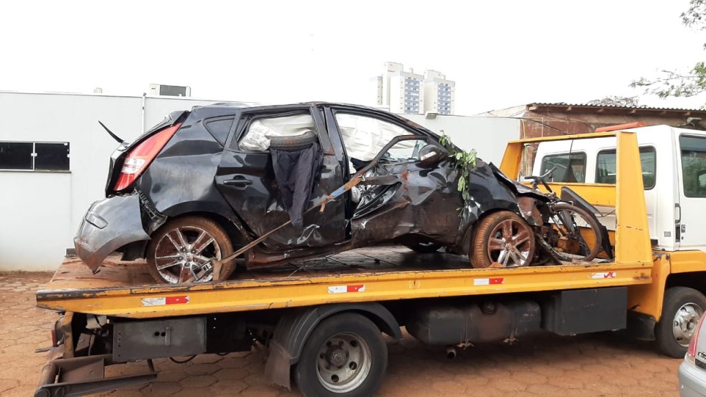 Carro que capotou no Brasília transportava meia tonelada de maconha