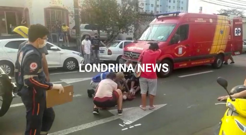 Criança se solta da mão da avó e é atropelada por carro no centro de Londrina