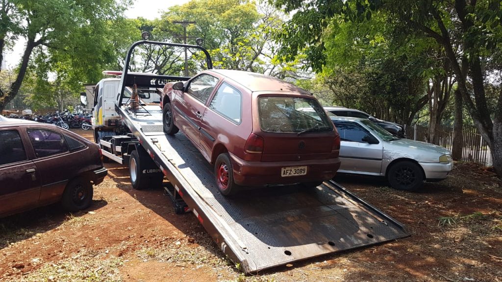 Após denúncia, PM localiza veículo Gol que havia sido furtado durante a madrugada Após denúncia, PM localiza veículo Gol que havia sido furtado durante a madrugada