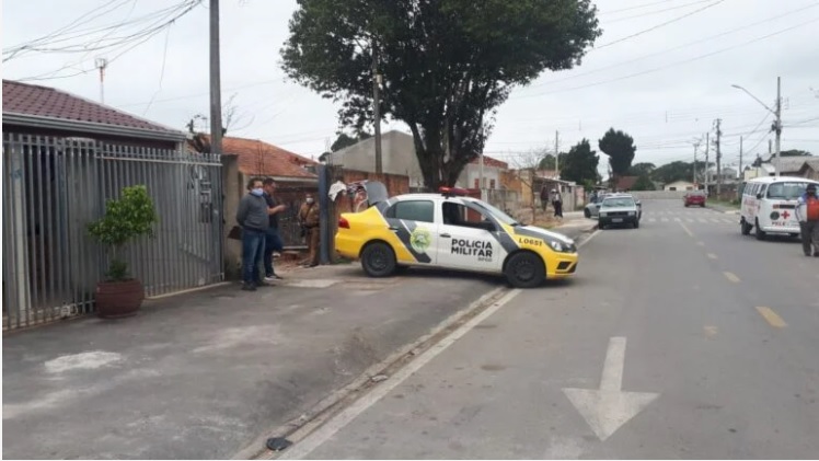 Mulher tenta terminar casamento e fica gravemente ferida após ser esfaqueada na frente do filho