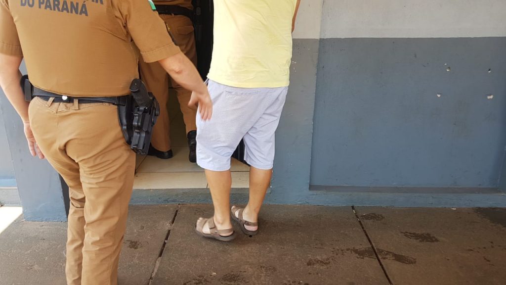 Homem acusado de violência doméstica contra gestante é detido pela PM no Bairro Country Homem acusado de violência doméstica contra gestante é detido pela PM no Bairro Country
