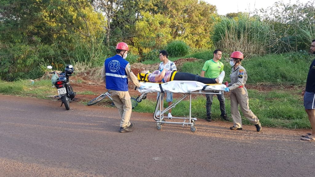 Ciclista é socorrida ao sofrer queda no Bairro Santa Cruz