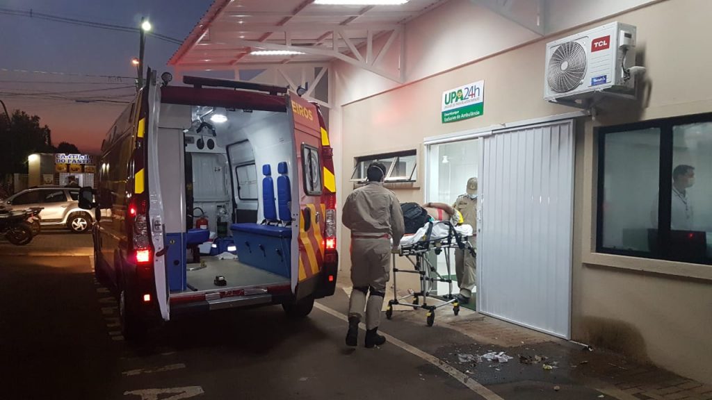 Homem é levado à UPA Brasília ao cair de bicicleta na Av. das Pombas