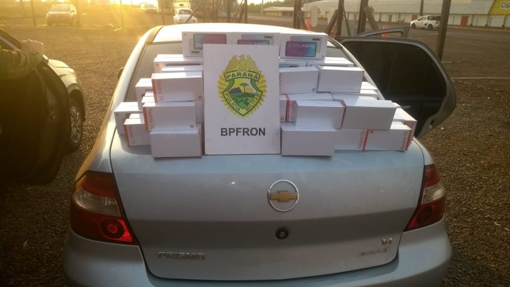 BPFron apreende dois veículos com grande quantidade de celulares em Nova Santa Rosa