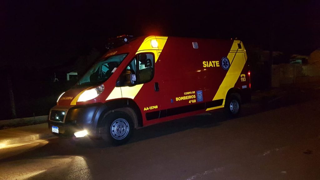Idosa fratura o fêmur ao cair de cama no Santa Cruz