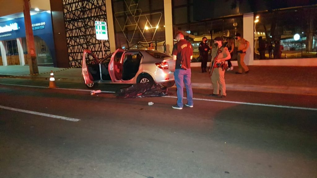 Menos de 15 horas após prisão, detido por homicídio é liberado da cadeia com tornozeleira eletrônica