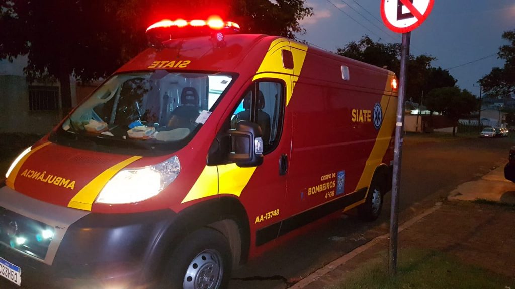 Jovem tem laceração no pé e é socorrida no Bairro Cataratas