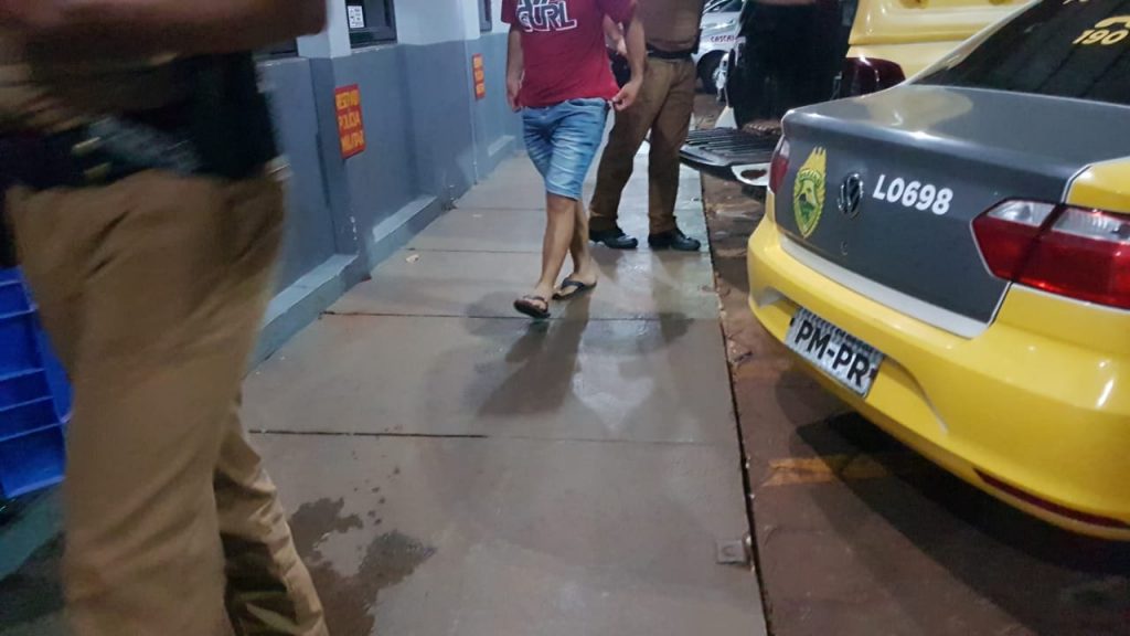 Homem é preso acusado de agredir a esposa na Rua Cuiabá