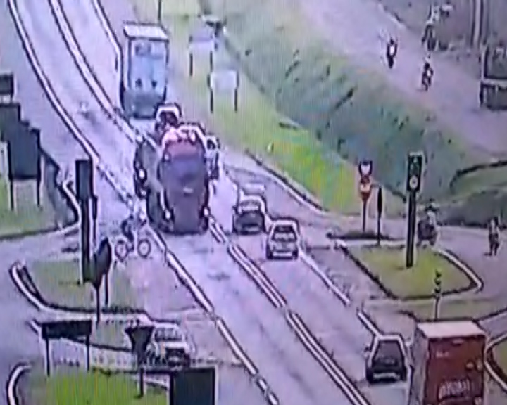 Por outro ângulo: câmera instalada na BR-277 flagrou acidente que vitimou ciclista
